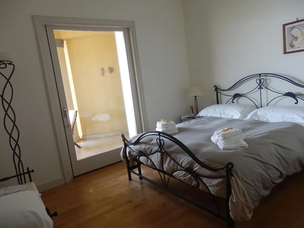 Apartment In טאורמינה