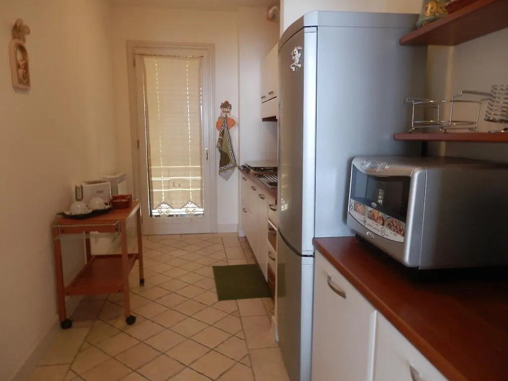 Apartment In טאורמינה