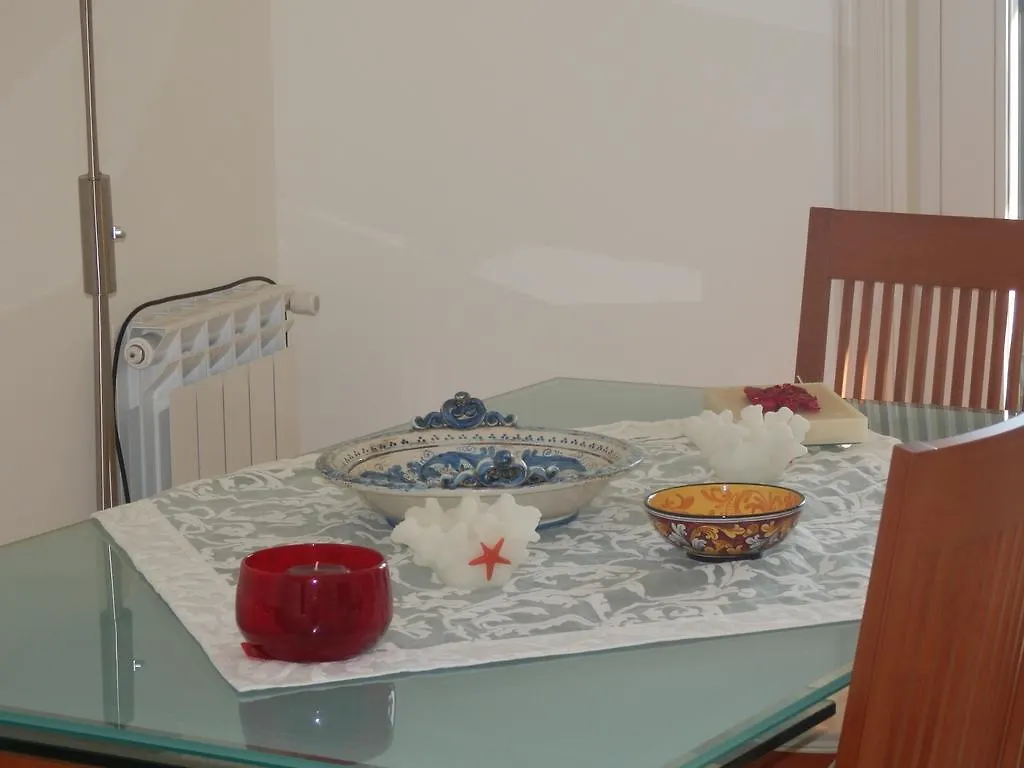 Apartment In טאורמינה